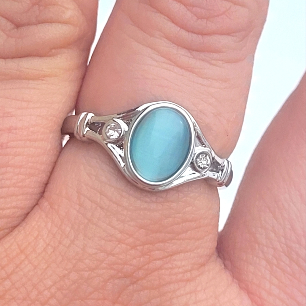 Light Blue/Green with Sidestone Fashion Ring